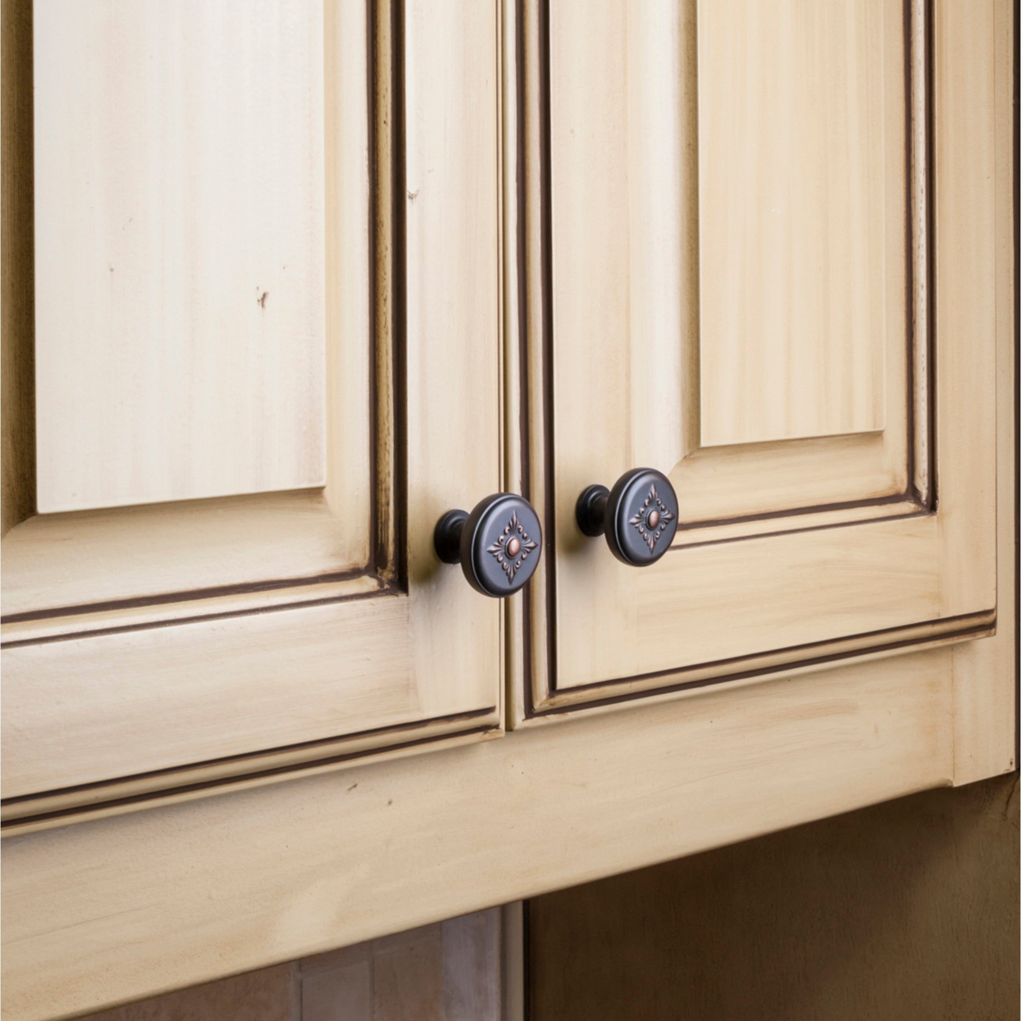 Lafayette 1-3/8" Diameter Mushroom Knob