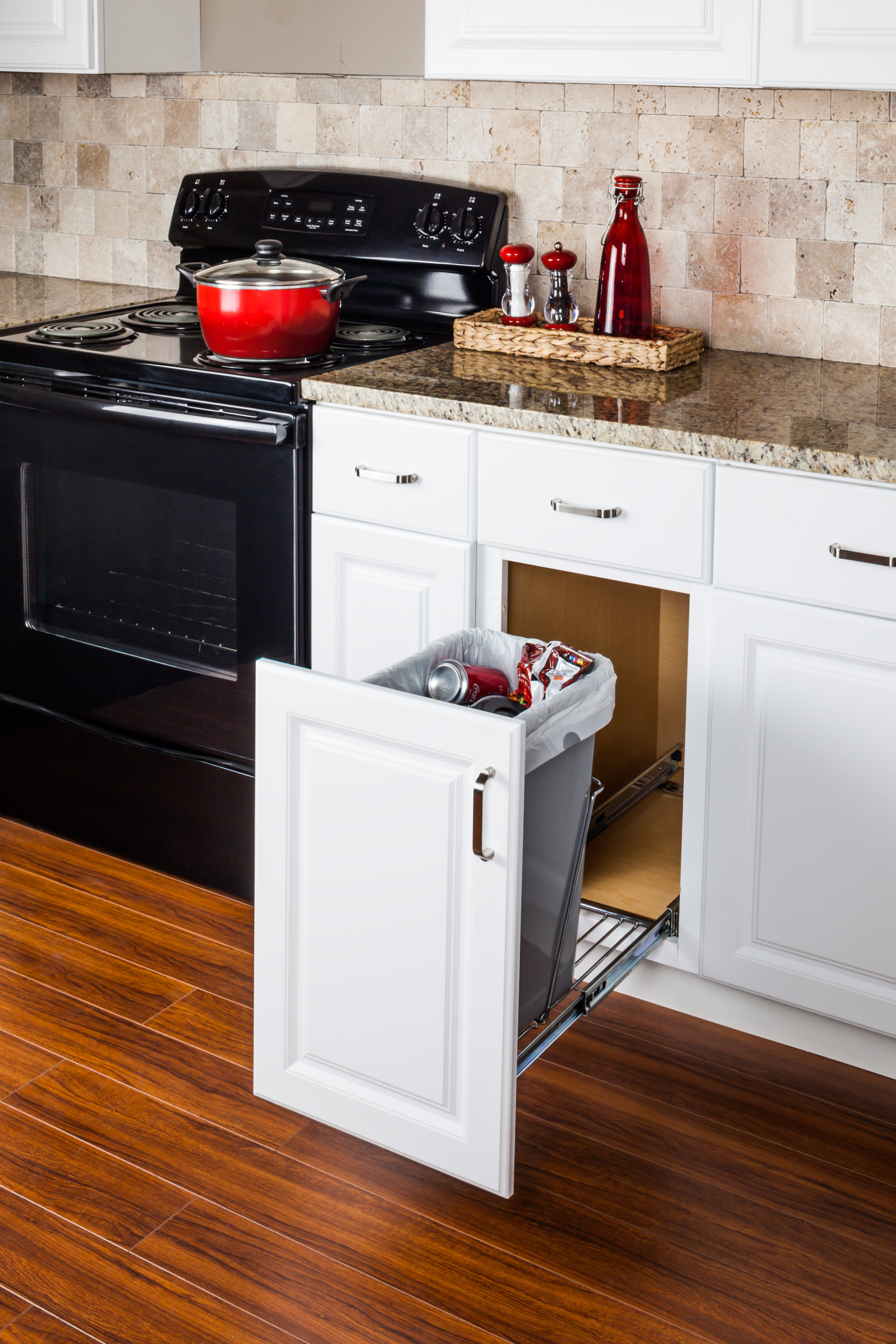 Polished Chrome Single Can Wire Bottom-Mount Trashcan Pullout
