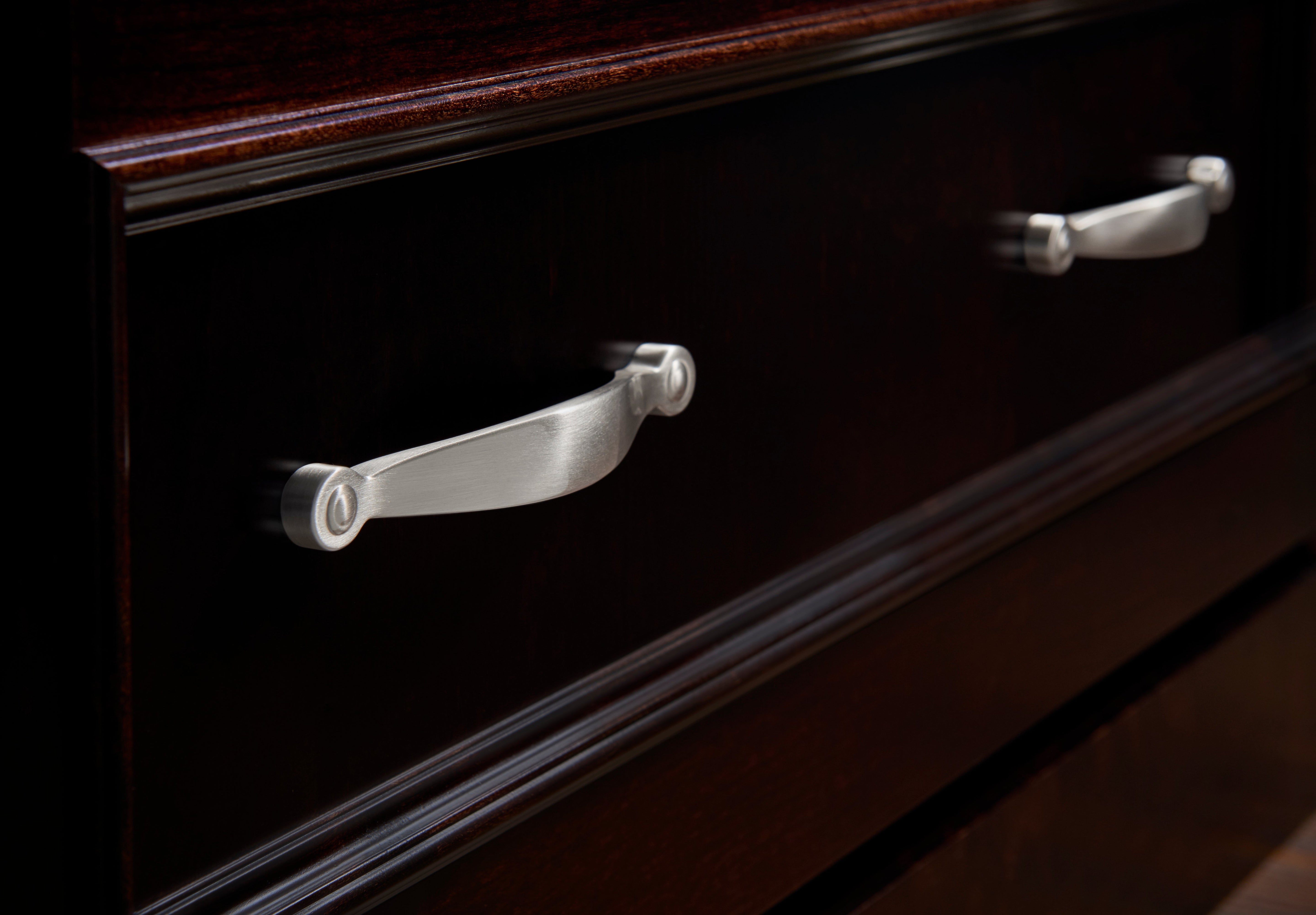 Saddle Bar Pull