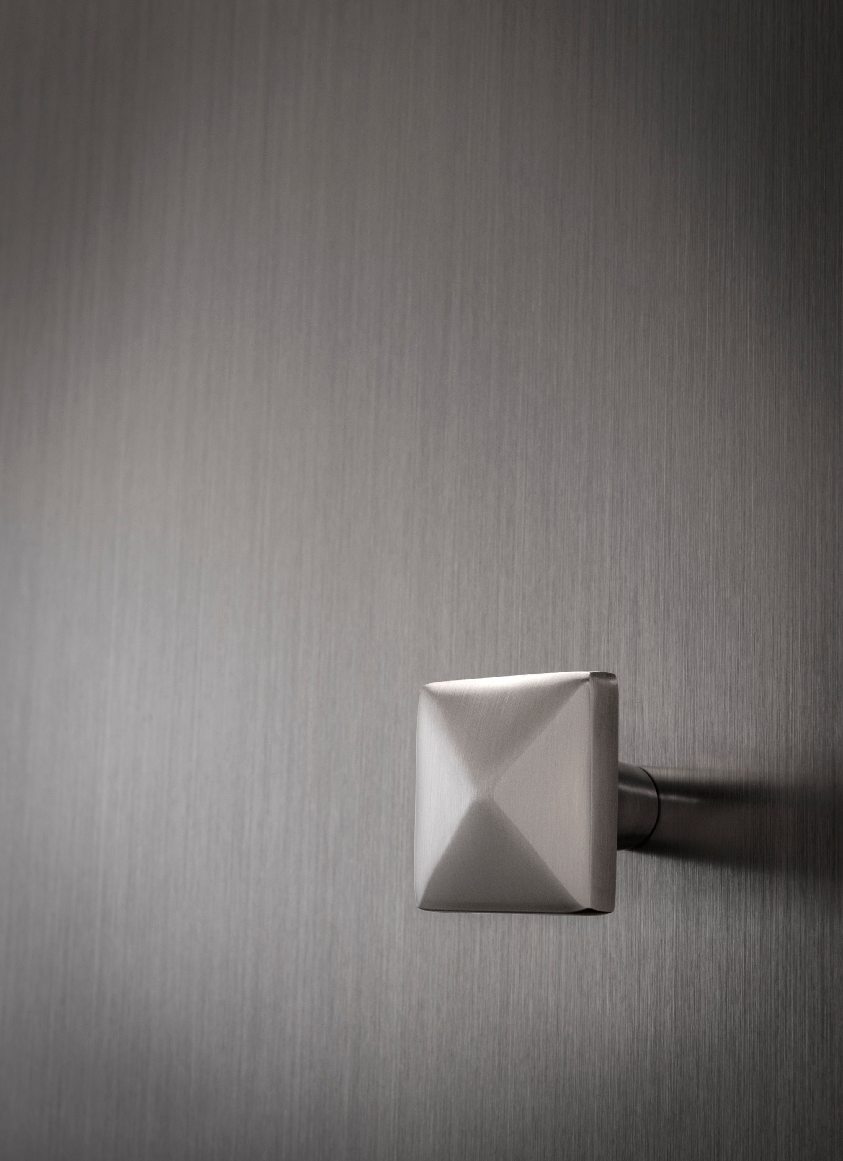 Aspen II 1 1/4" Length Square Knob - Polished Nickel