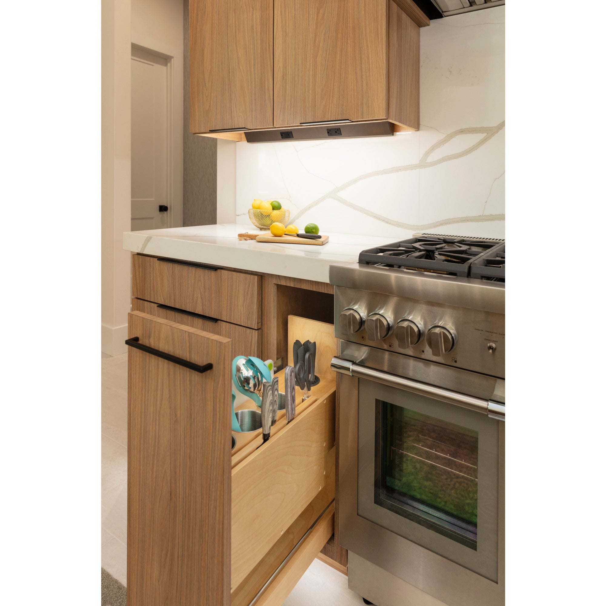 8" "No Wiggle" Magnetic Knife Organizer Soft-close Pullout