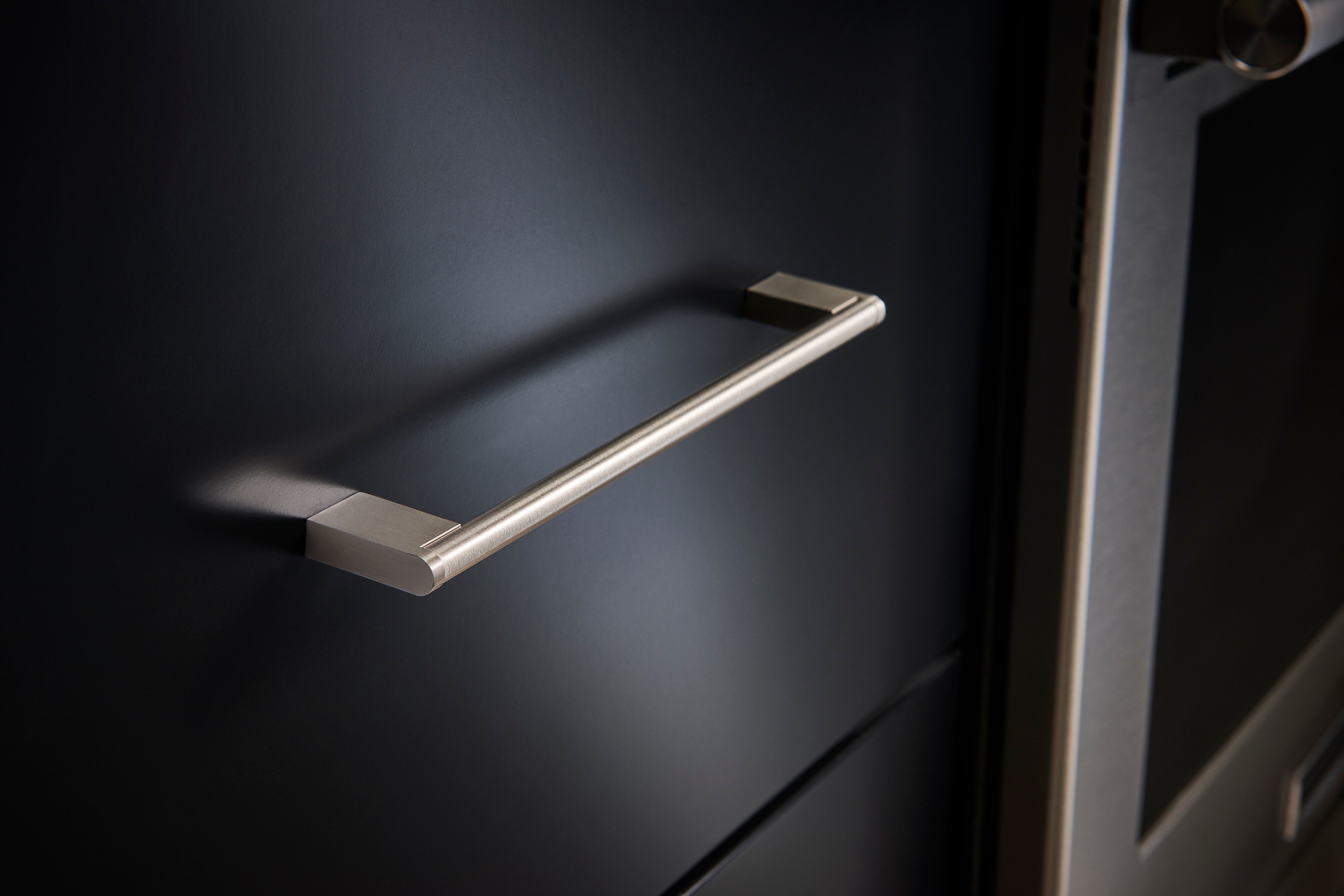 Princetonian 18 7/8" Center to Center Bar Pull - Flat Black