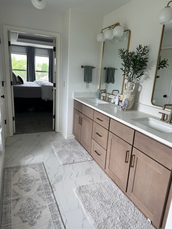 Bathroom cabinets and vanities