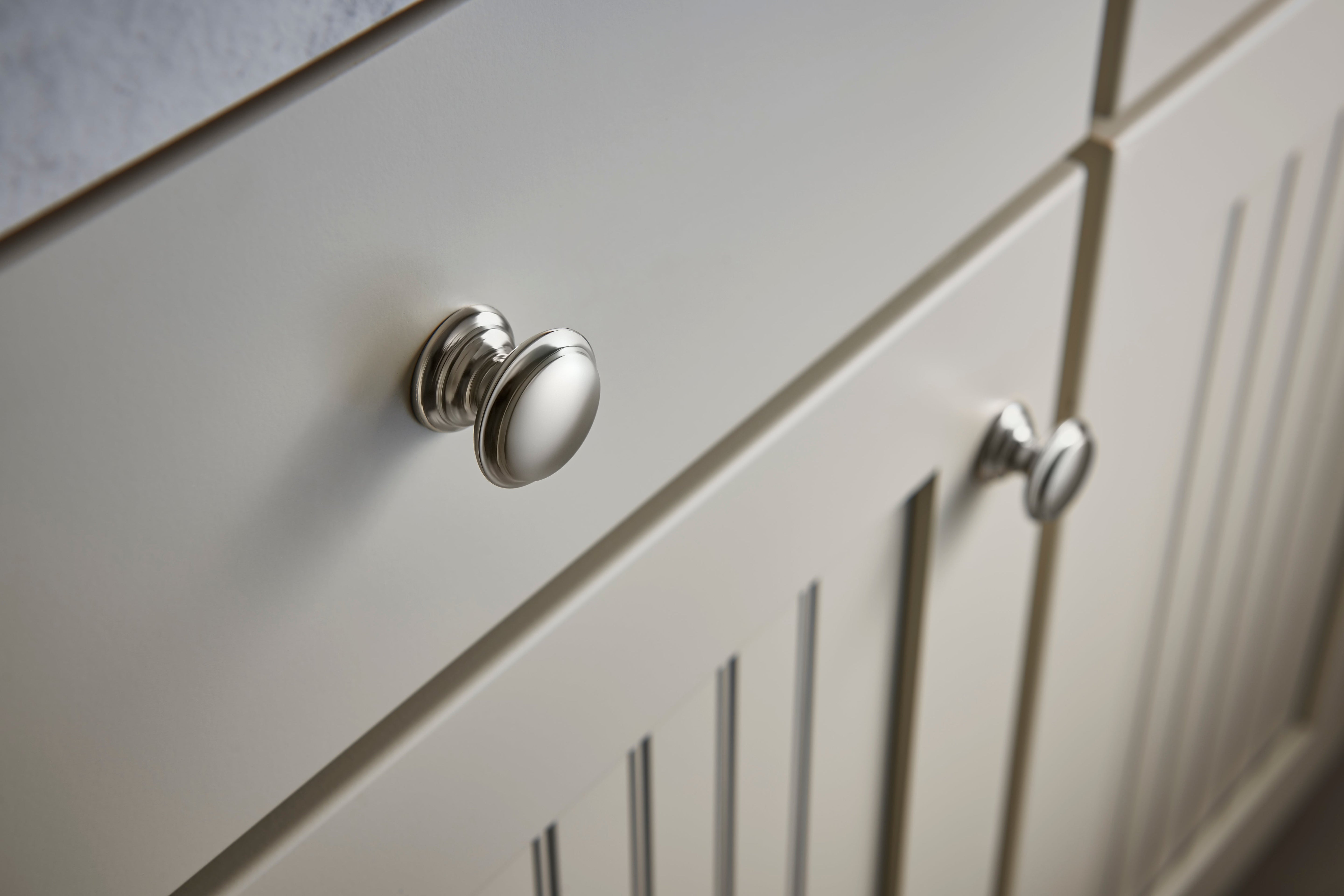Flat Top Round Knob