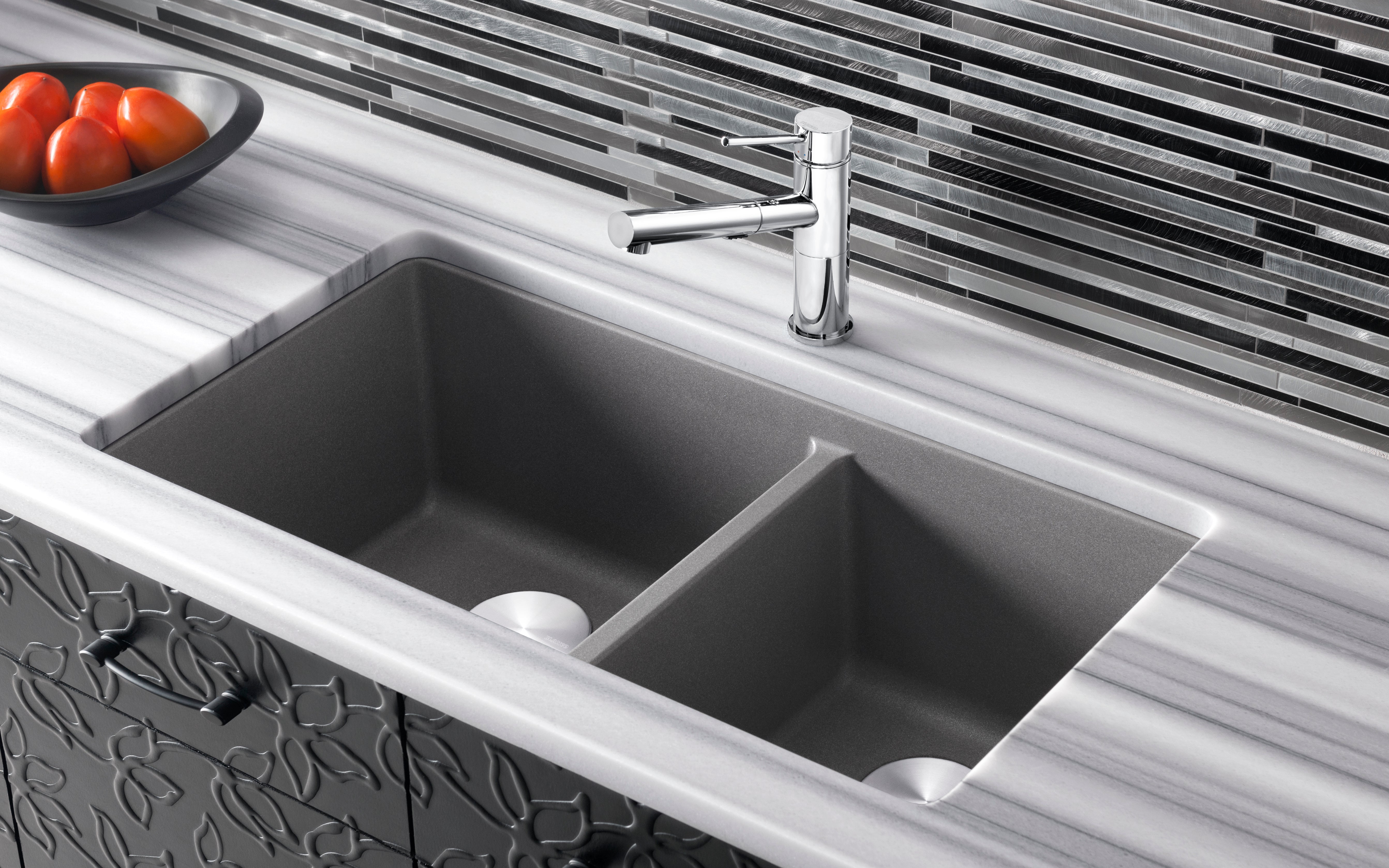 Oval Thin Bar Pull