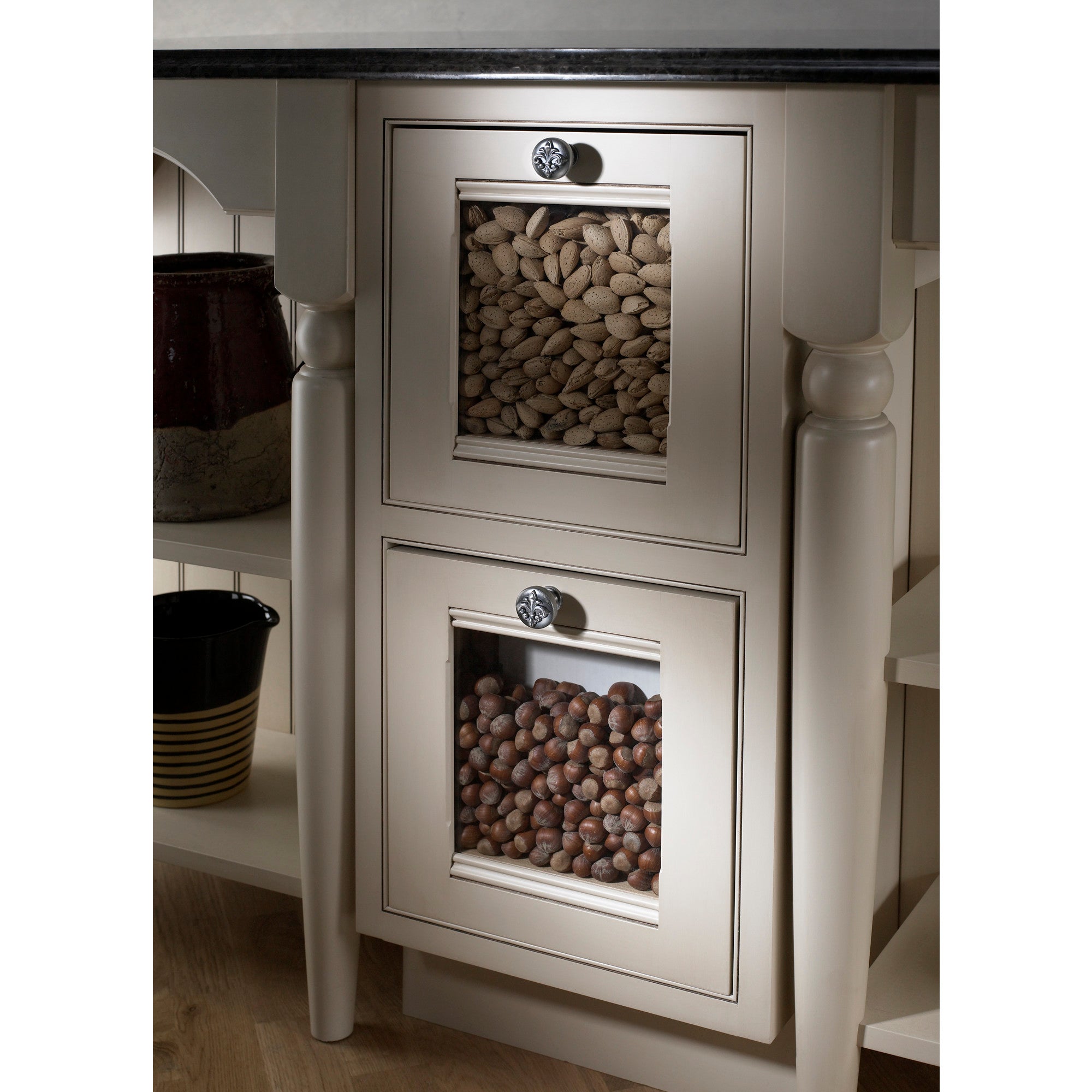 Lafayette 1-3/8" Diameter Mushroom Knob